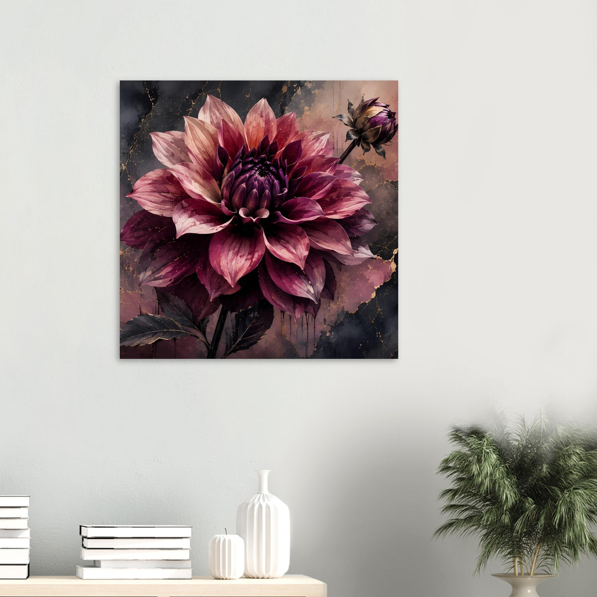 Quadratisches Blumenposter mit lila Dahlie und dunklem Hintergrund, im Rahmen