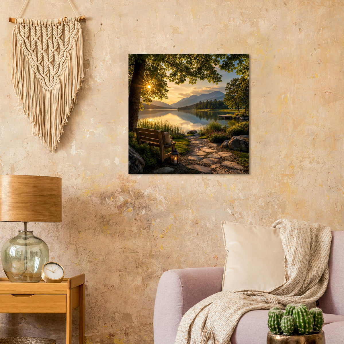 Quadratisches Poster mit Weg am Wasser, Steg und goldener Abendstimmung