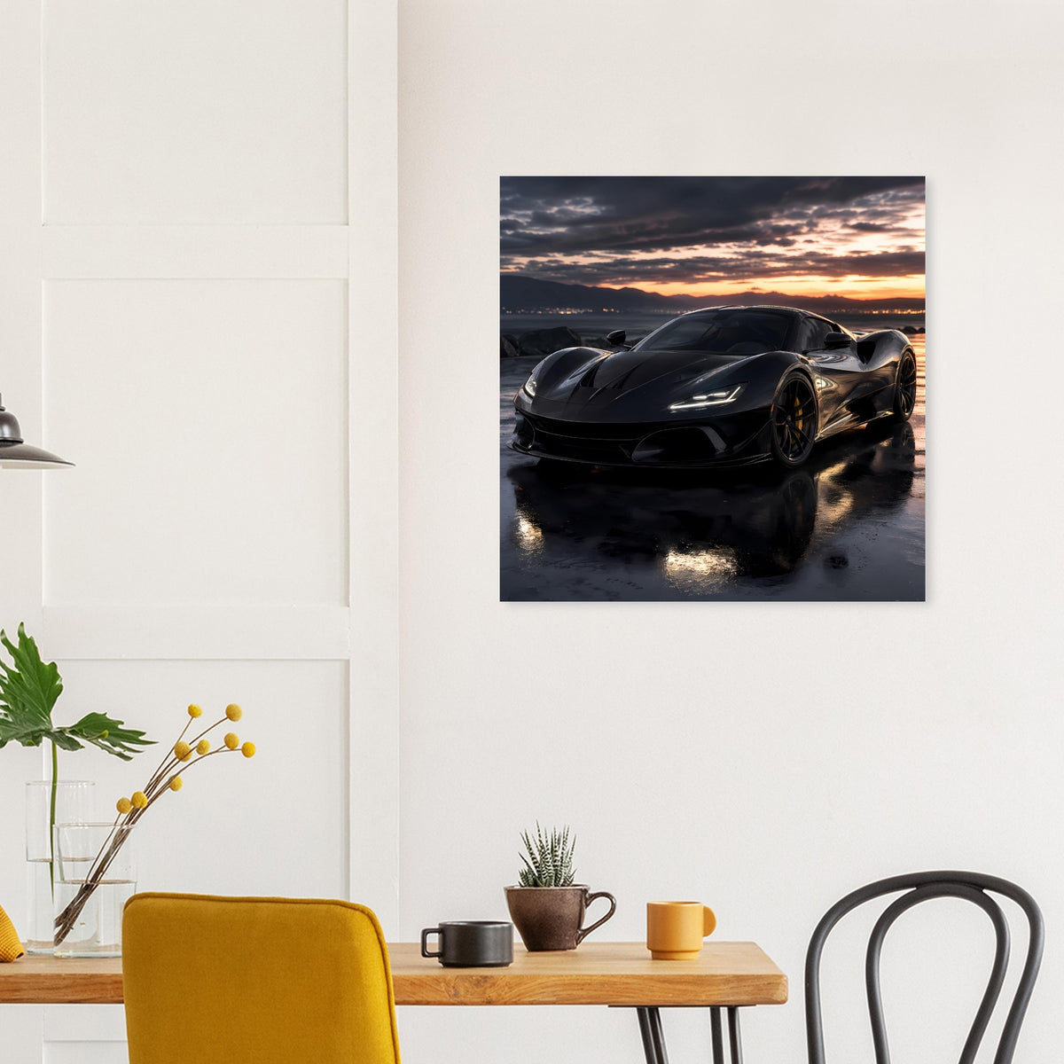 Poster mit schwarzem Sportwagen im Abendlicht, ruhige Straße mit Lichtspiegeln