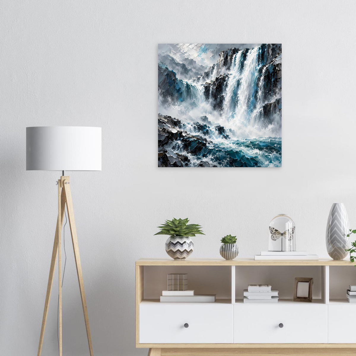 Gerahmtes Poster mit Wasserfall über Felsen und Meer in Blau- und Weißtönen