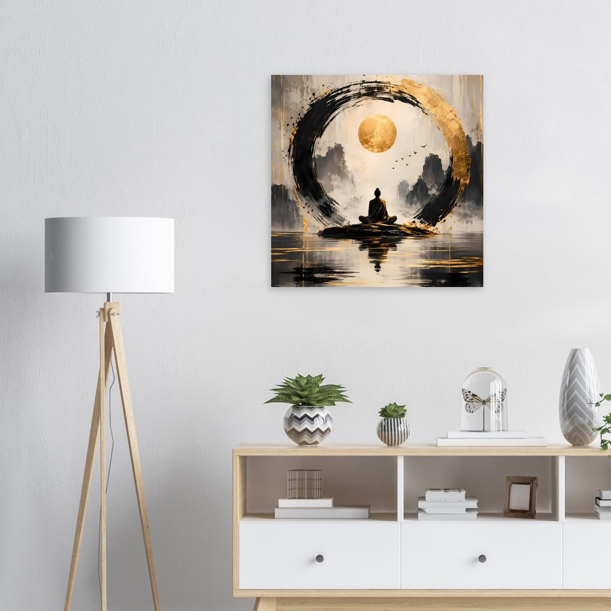 Kleines Meditationsposter in Gold und Schwarz mit goldenem Kreis, sitzender Figur und ruhigem Wasser