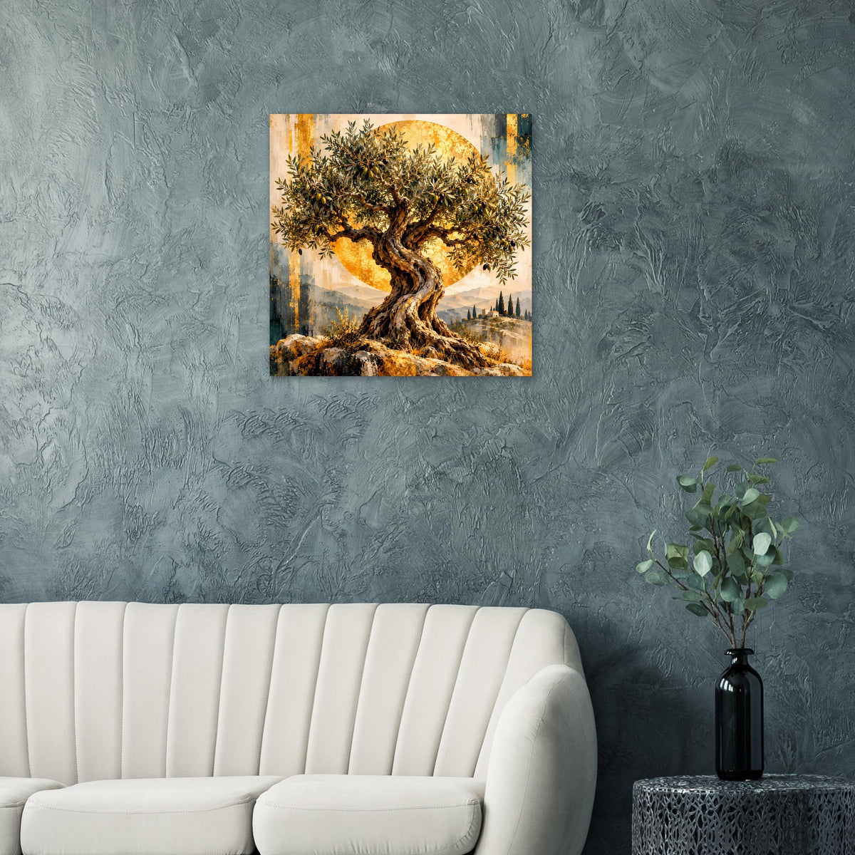 Olivenbaum-Poster mit goldener Krone, Landschaft im Hintergrund und dunklem Stamm