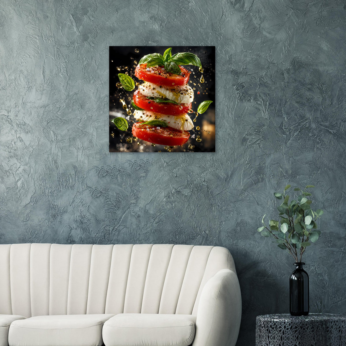 Küchenposter mit gestapelten Tomaten, Mozzarella und Basilikum im dunklen Motiv