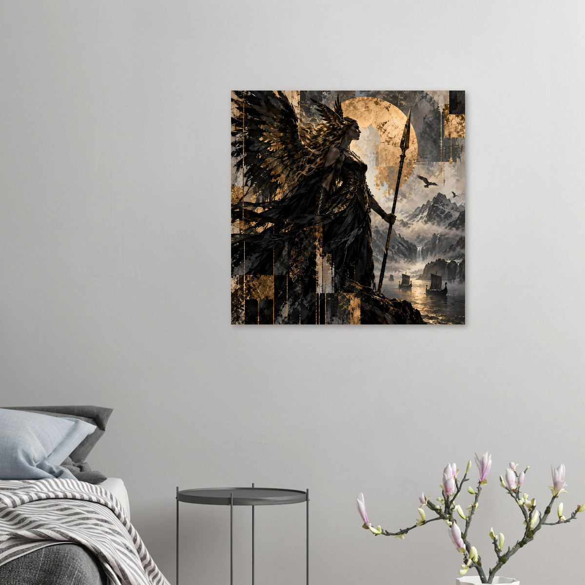 Kleines Kunstposter mit Kriegerin, Flügeln, Speer und schwarz-goldenem Mythos-Motiv