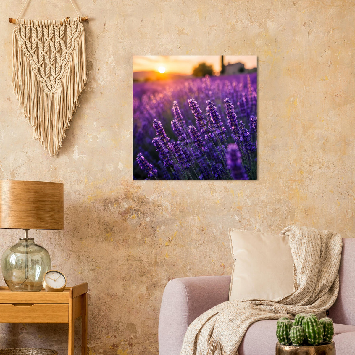 Quadratisches Poster mit violetten Lavendelblüten und warmem Sonnenuntergangslicht