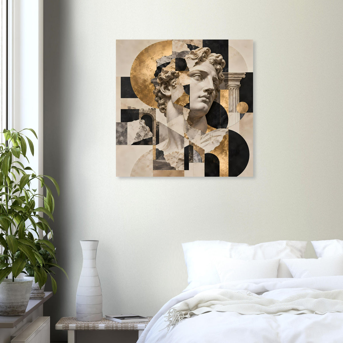 Kunstposter mit klassischem Frauenkopf, schwarz-beige Collage und goldener Kreisform.