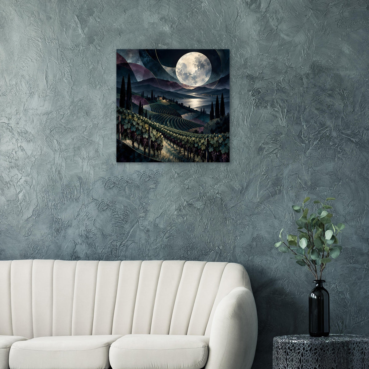 Nachtlandschaftsposter mit Vollmond über Weinbergen, dunkler Landschaft und Zypressen, schwarzer Rahmen