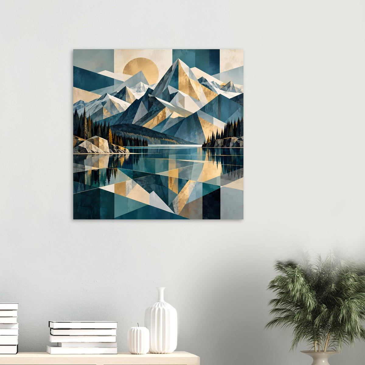 Wandposter mit geometrischen Bergen und Seereflexion, Farbflächen in Blau, Beige und Grau