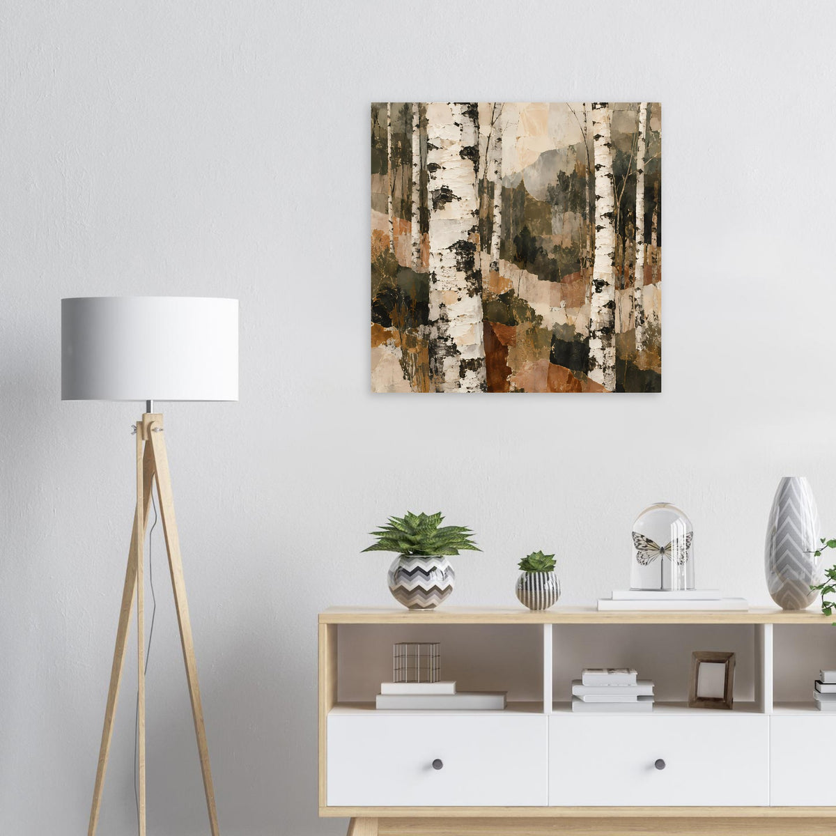 Birkenwald-Kunstdruck mit abstrakten Baumstämmen in Weiß, Braun und Grün