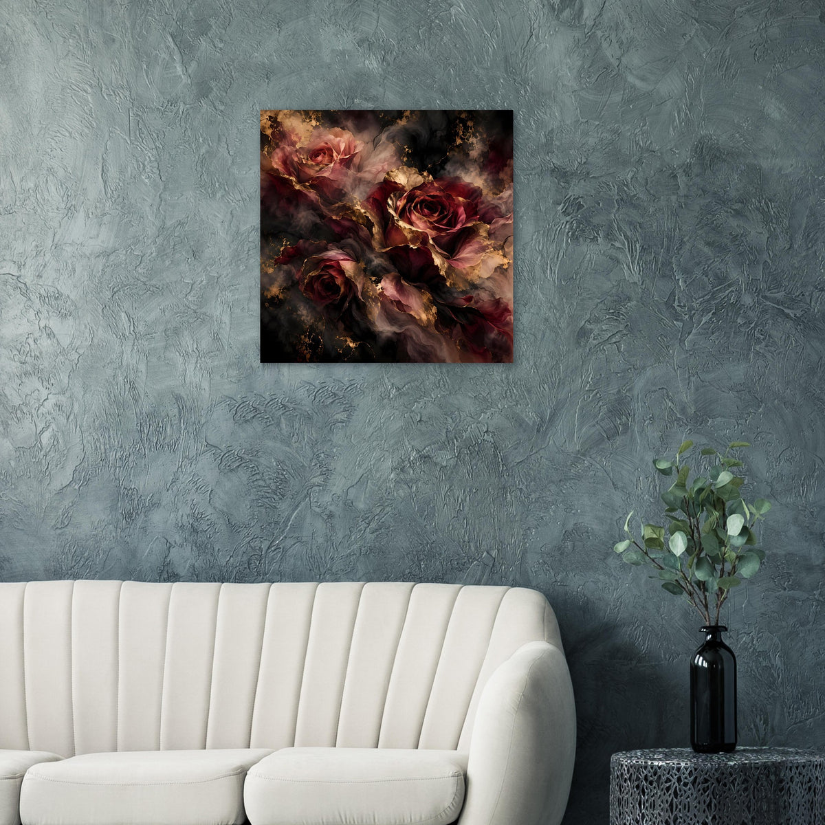 Quadratisches Wandposter mit dunklen Rosen und goldenen Akzenten, schwarzer Rahmen.