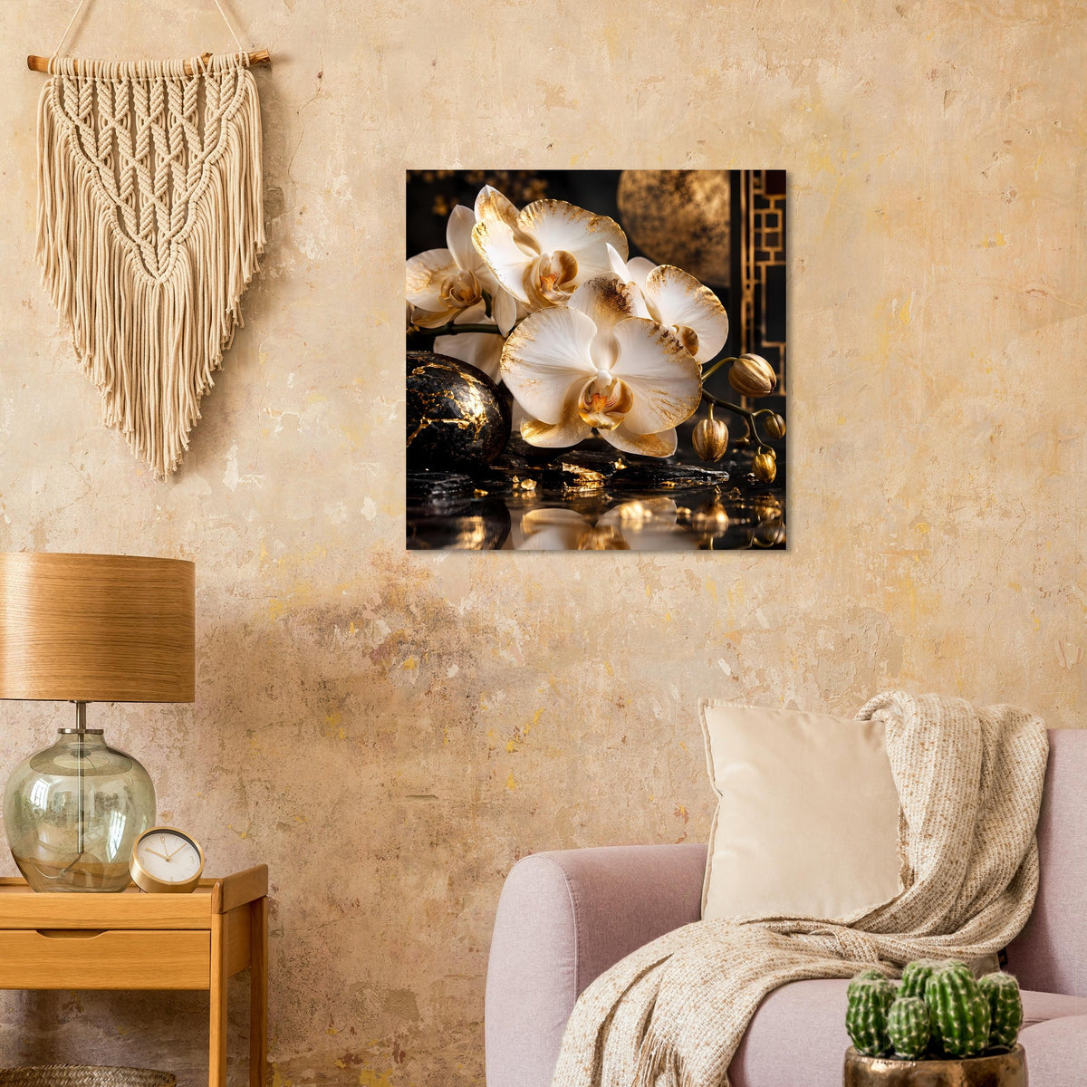 Poster mit weißen Orchideenblüten und goldenen Kugeln, warm beleuchtet wirkend