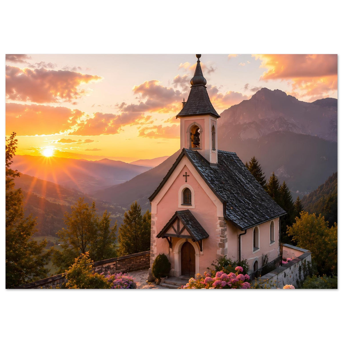 Landschaftsposter mit Kapelle bei Sonnenuntergang, Glockenturm, Blumenbeet und Bergkulisse