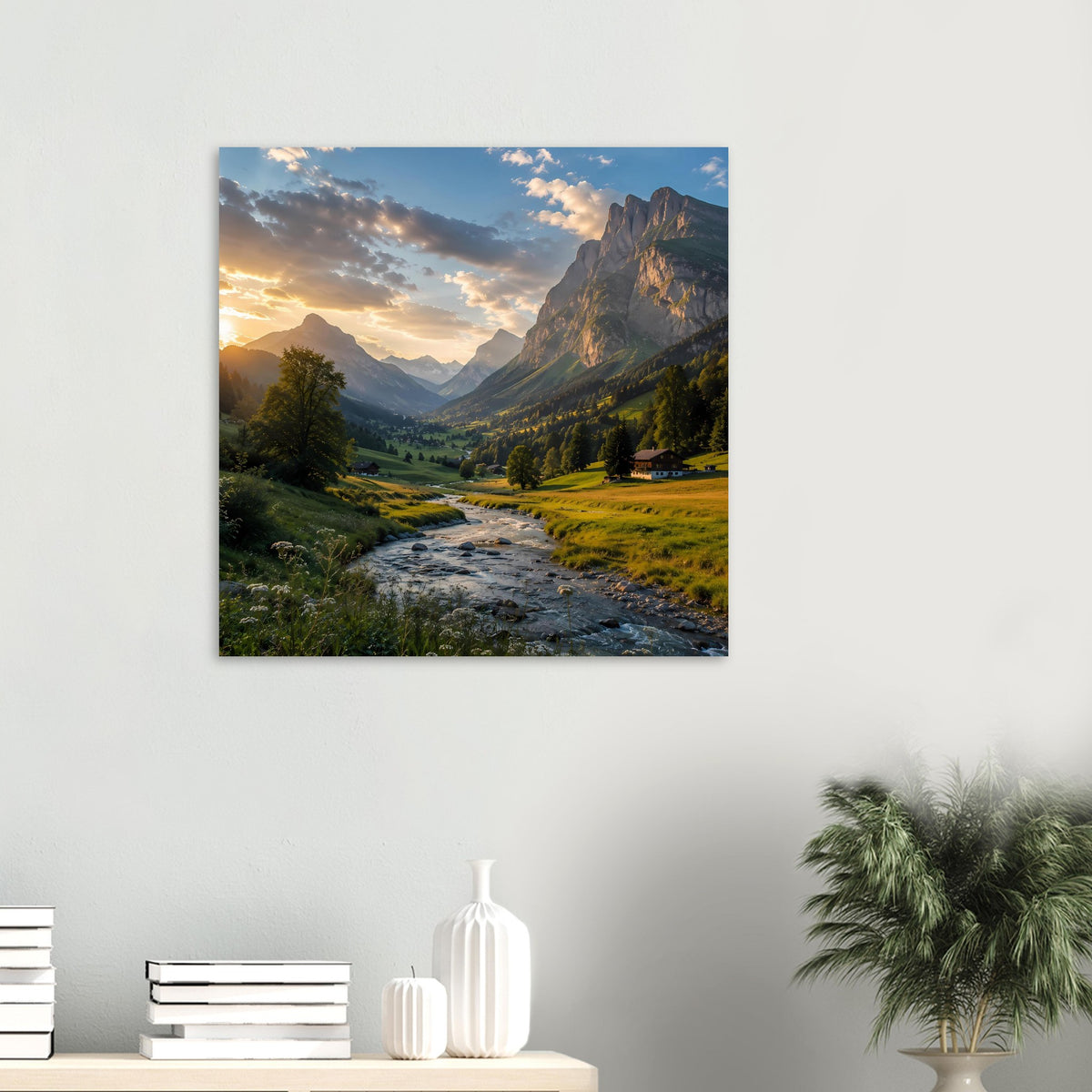 Quadratisches Poster mit Alpenlandschaft, Sonnenuntergang und Fluss im Tal, blau gerahmt.
