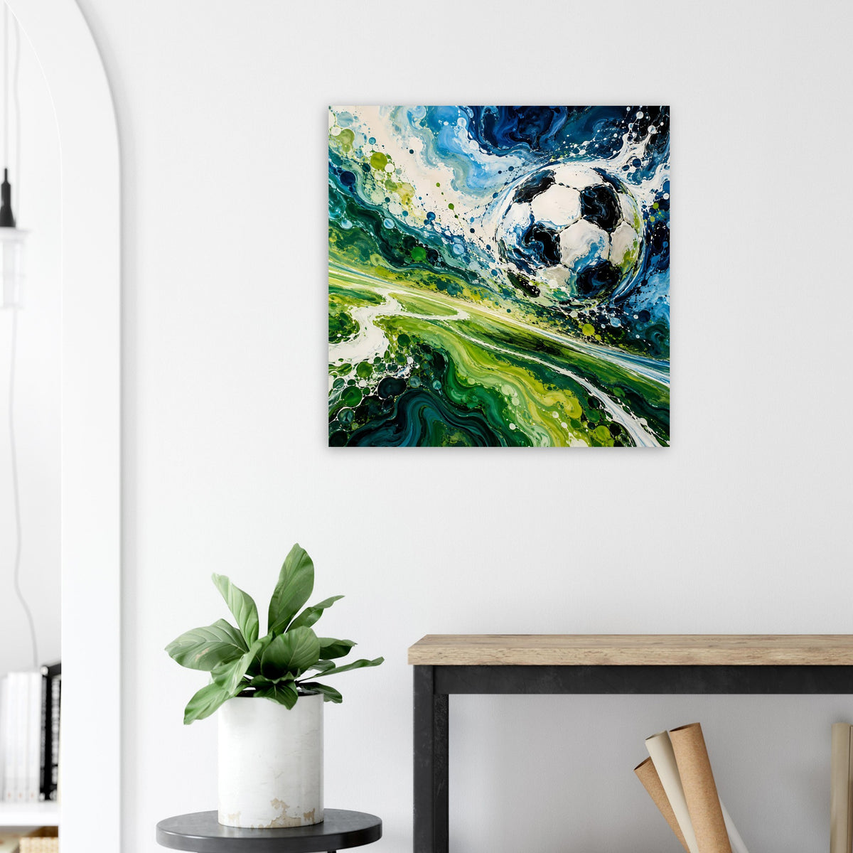 Quadratisches Poster mit abstraktem Fußballmotiv und Ball in Blau-Grün-Farbwirbeln