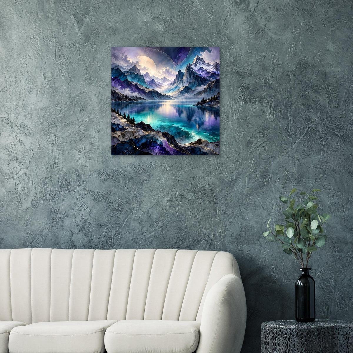 Quadratisches Poster mit Bergsee, Mond im violetten Himmel und reflektierendem türkisfarbenem Wasser.