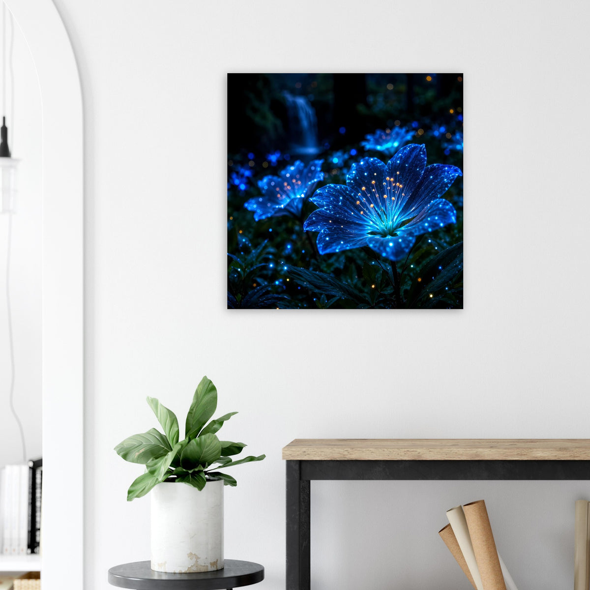 Gerahmtes quadratisches Poster mit blauen Blüten und funkelndem Lichtregen