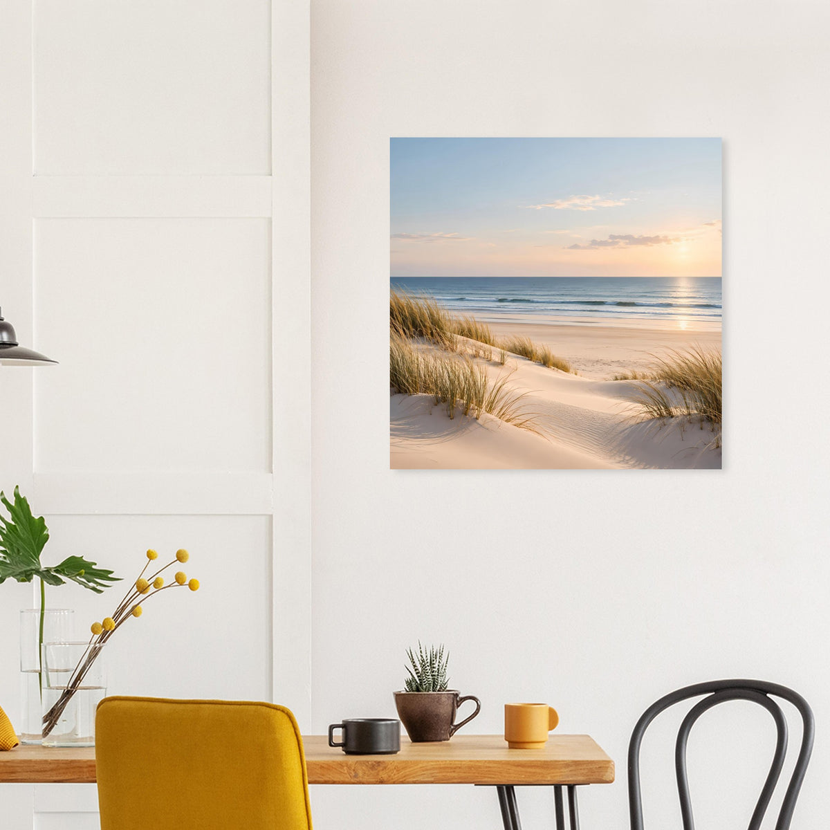 Strandposter mit Sanddünen und Meerblick bei warmem Abendhimmel
