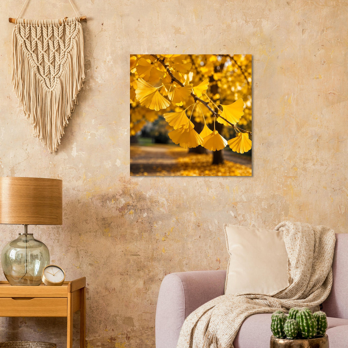 Poster mit goldenen Ginkgo-Blättern und unscharfem Hintergrund, quadratisch