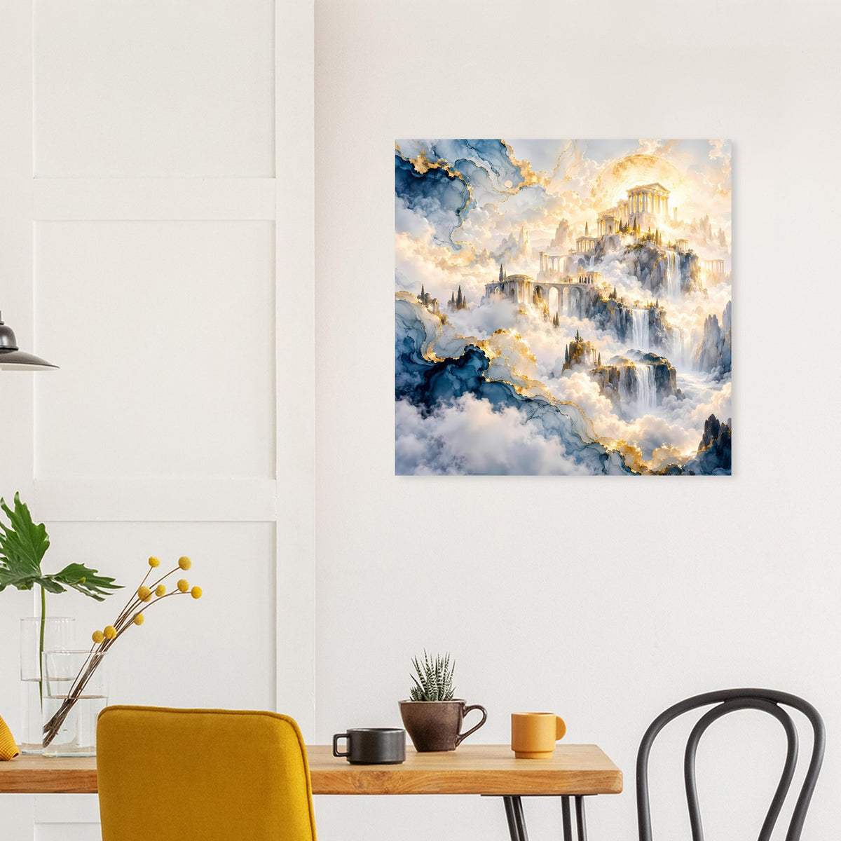 Poster mit tiefblauen Wolken, goldenem Licht und einer Skyline auf steilen Felsen