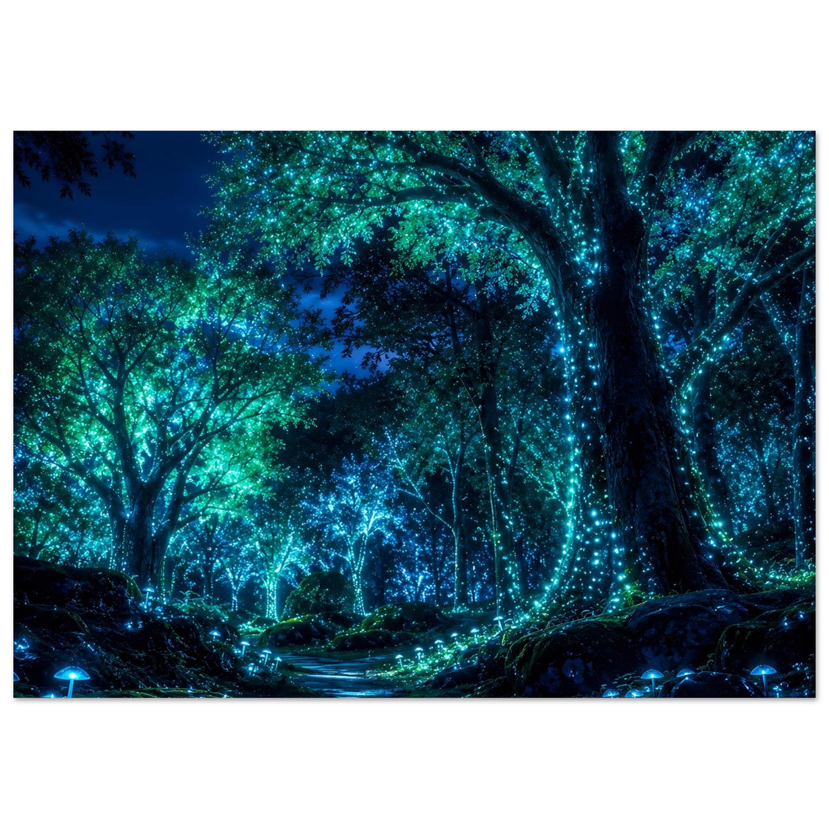 Horizontales Nachtposter: leuchtender Waldpfad mit türkis-blauen Baumlichtern
