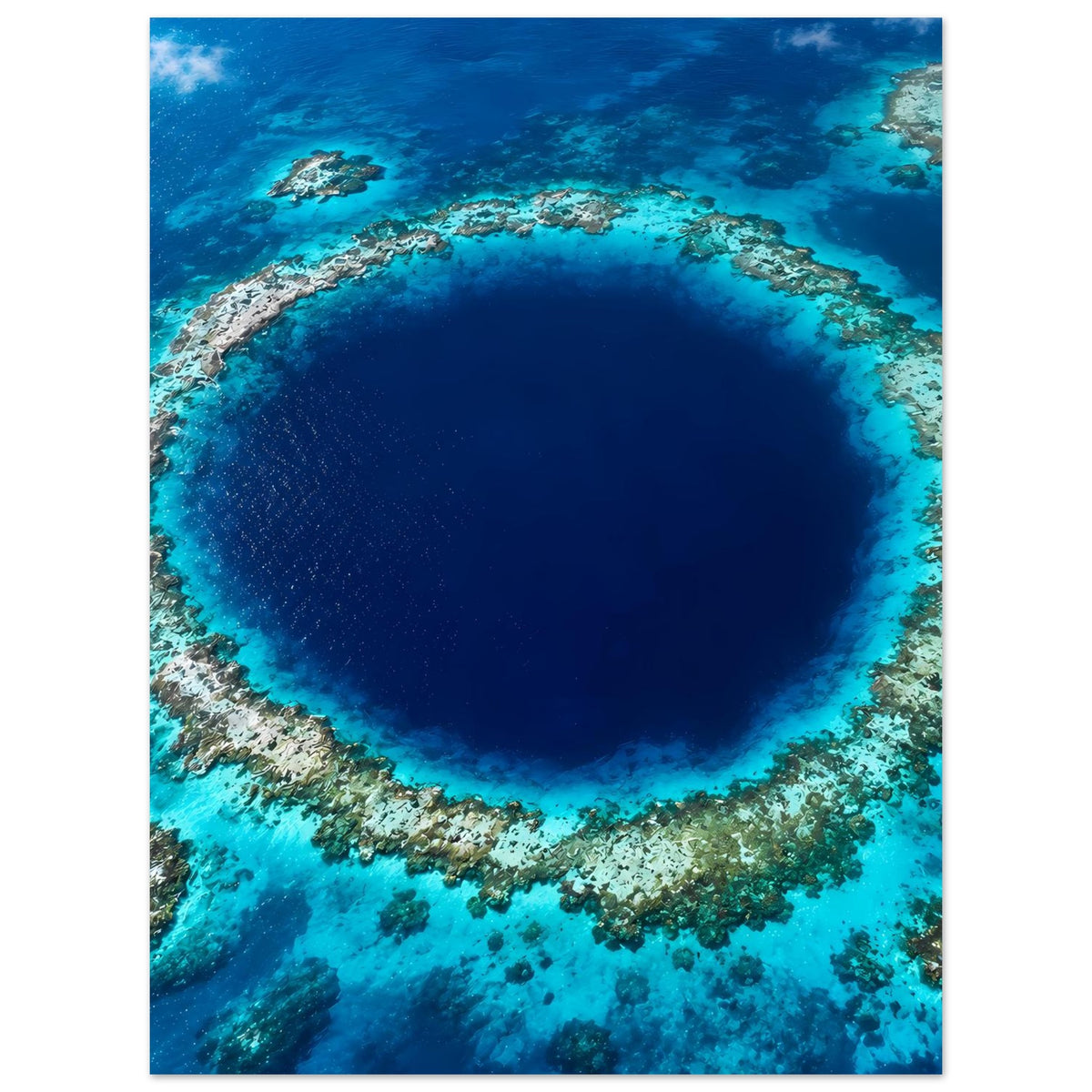 Meerposter mit rundem Tiefsee-Trichter und Korallenring in Blau