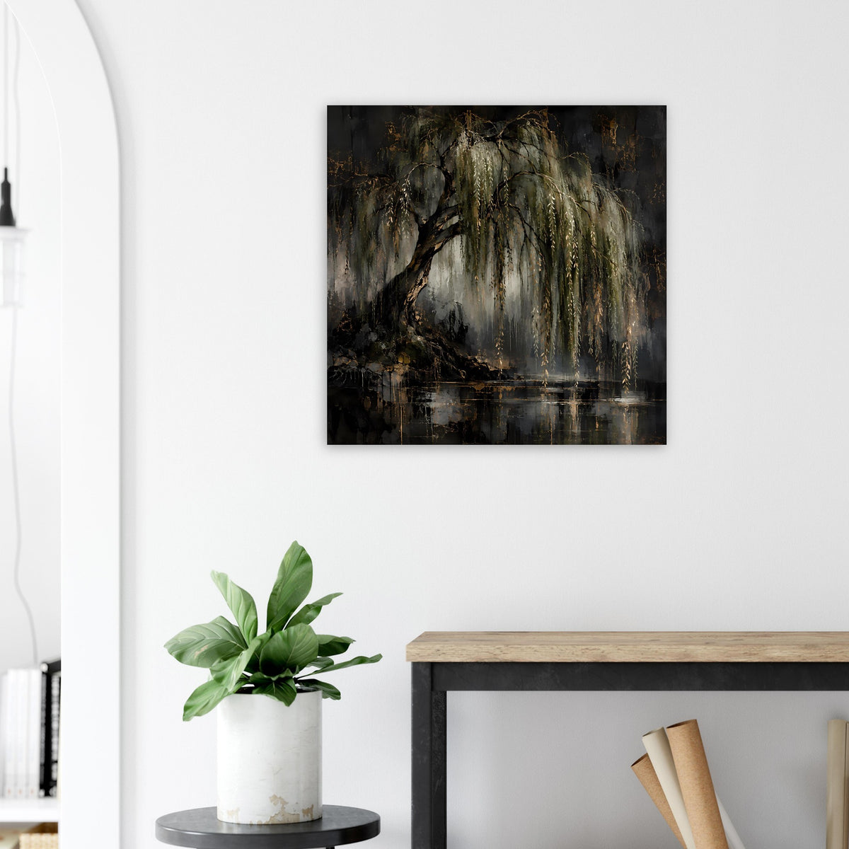 Quadratisches Naturposter mit Trauerweide am Wasser und schimmernden goldenen Lichtakzenten