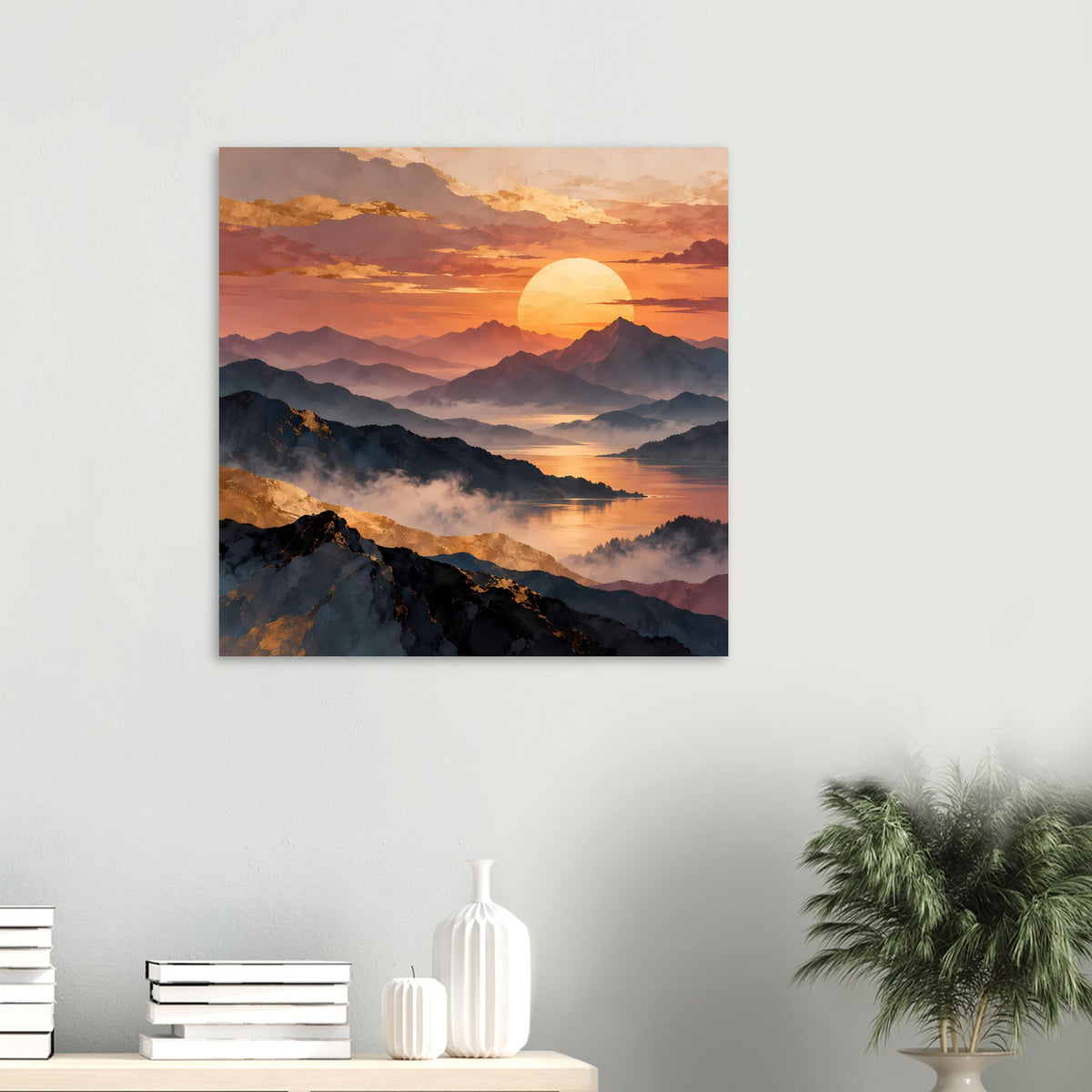 Kleines, gerahmtes Wandposter: Sonnenuntergangs-Berglandschaft mit großer gelber Sonne und Nebel
