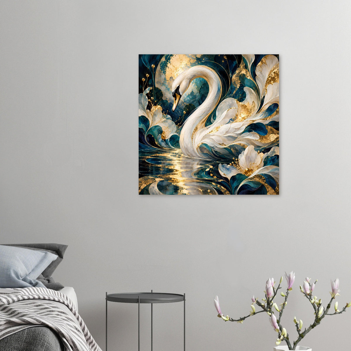 Kleines Poster: weißer Schwan in türkisblauem Wellenmuster mit goldenen Ornamenten
