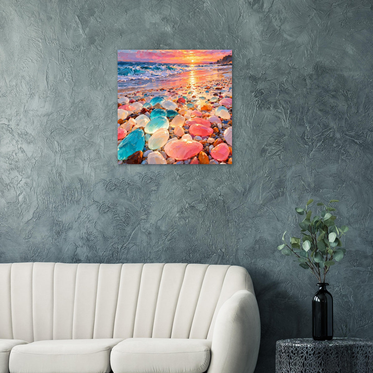 Quadratisches Poster: Sonnenuntergang über dem Meer mit bunten Kieselsteinen im Vordergrund