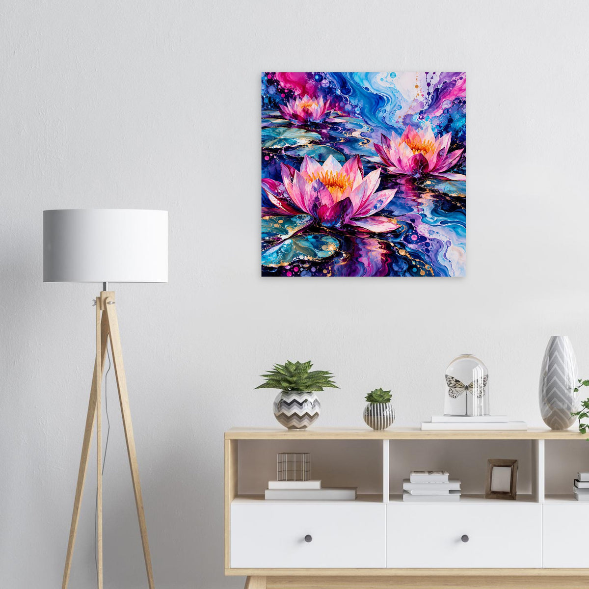 Quadratisches Blumenposter mit abstrakten Seerosen in Pink, Blau und Violett