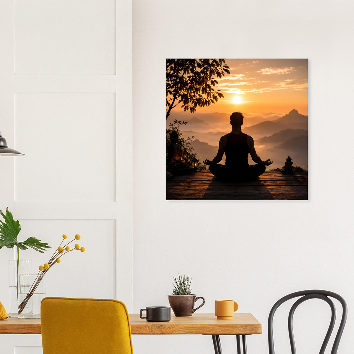 Gerahmtes Meditationsposter mit Sonnenuntergang, meditierender Silhouette und warmem Licht