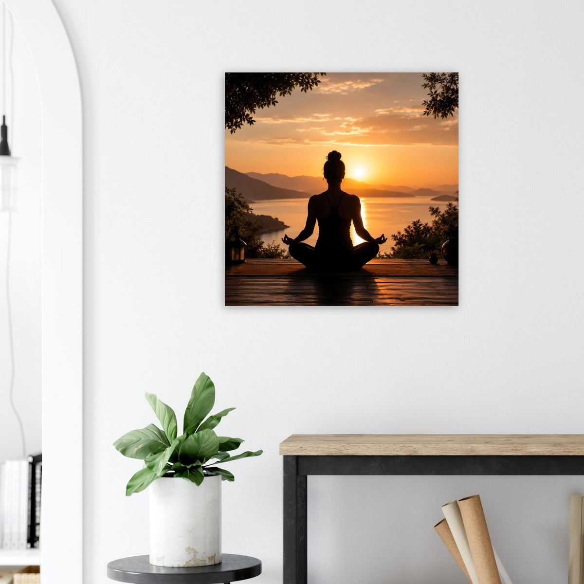 Quadratisches Meditationsposter: Meditierende Silhouette vor untergehender Sonne