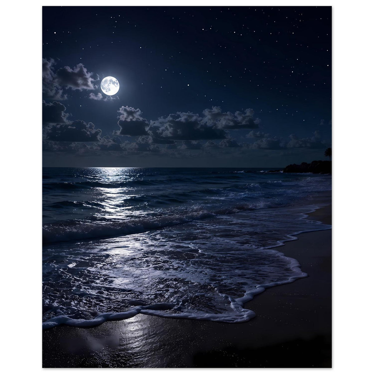 Hochformat-Poster mit Mond über dem Meer bei Nacht, Wolken und Sternenhimmel, schwarzer Rahmen.