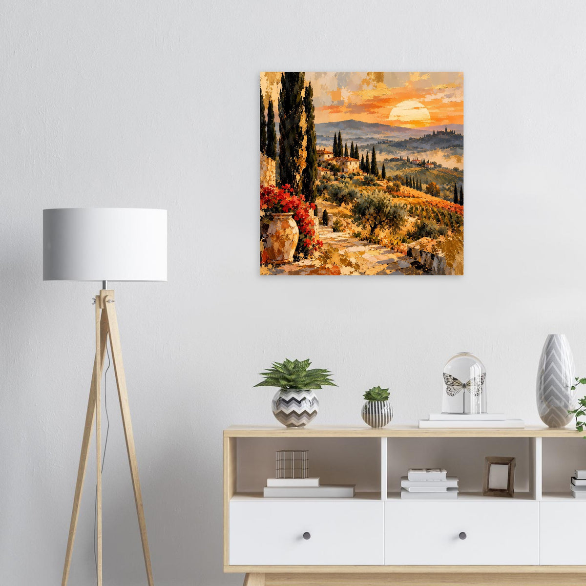 Poster mit toskanischer Landschaft: Zypressen, Häuser und orangefarbener Sonnenuntergang