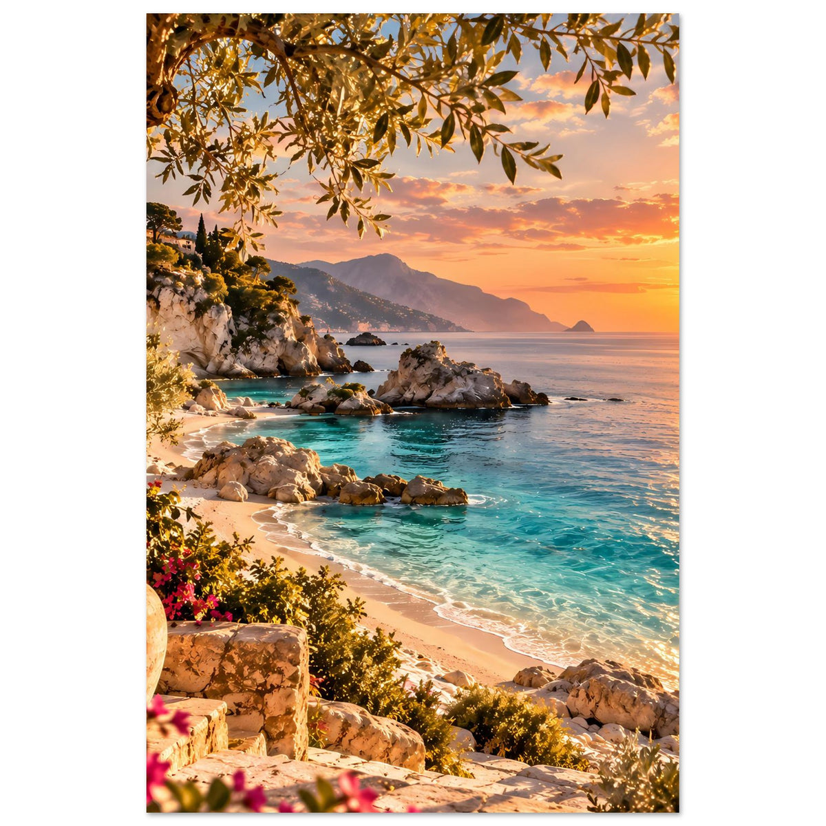 Strandposter im Hochformat: Sonnenuntergang am Meer, Felsen, Strand und Pflanzen über Eck.