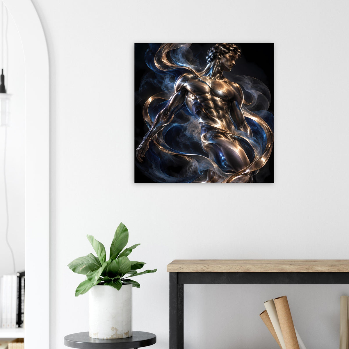 Quadratisches gerahmtes Poster mit silbrig-goldener Skulptur in blauem Farbwirbel