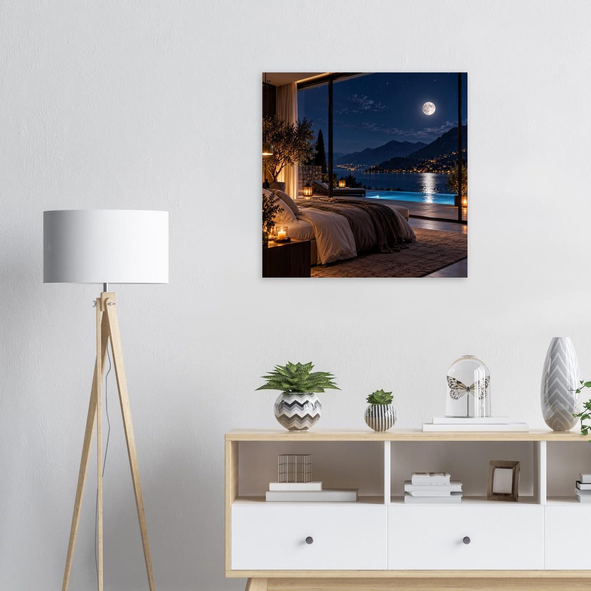 Poster mit mondheller Seeansicht: Terrasse mit Bett und Lichterkette bei Nacht