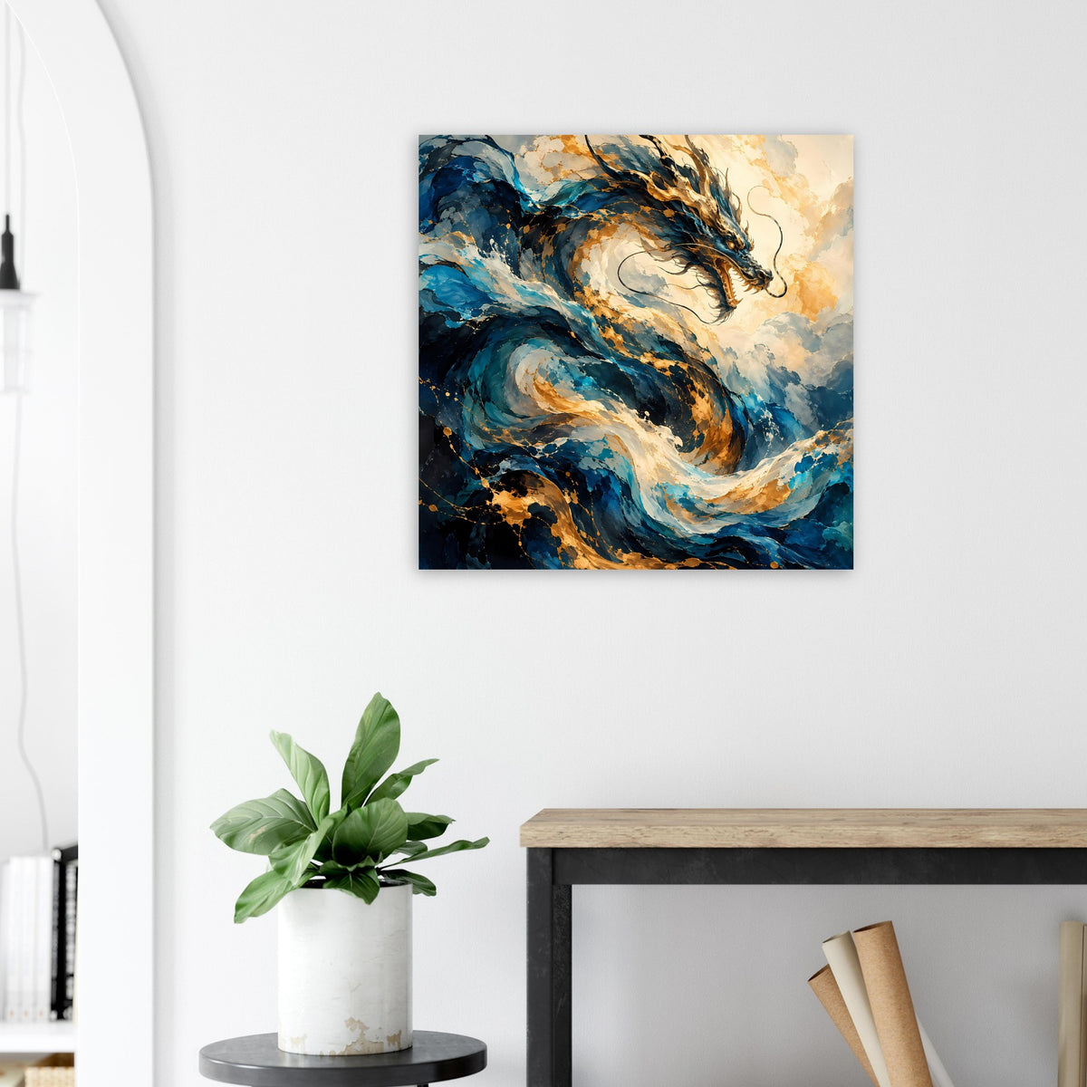 Dekoratives Poster: mystischer Drache in Blau und Gold mit wirbelnden Texturen, quadratisch