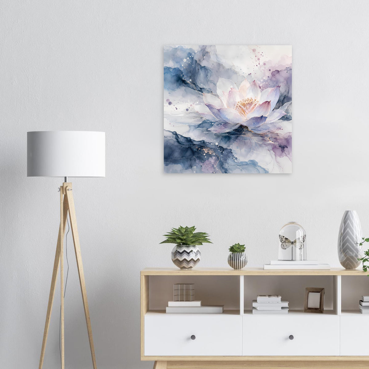 Blumenposter mit blauer Lotusblüte, Aquarell-Optik und feine Farbsprenkel