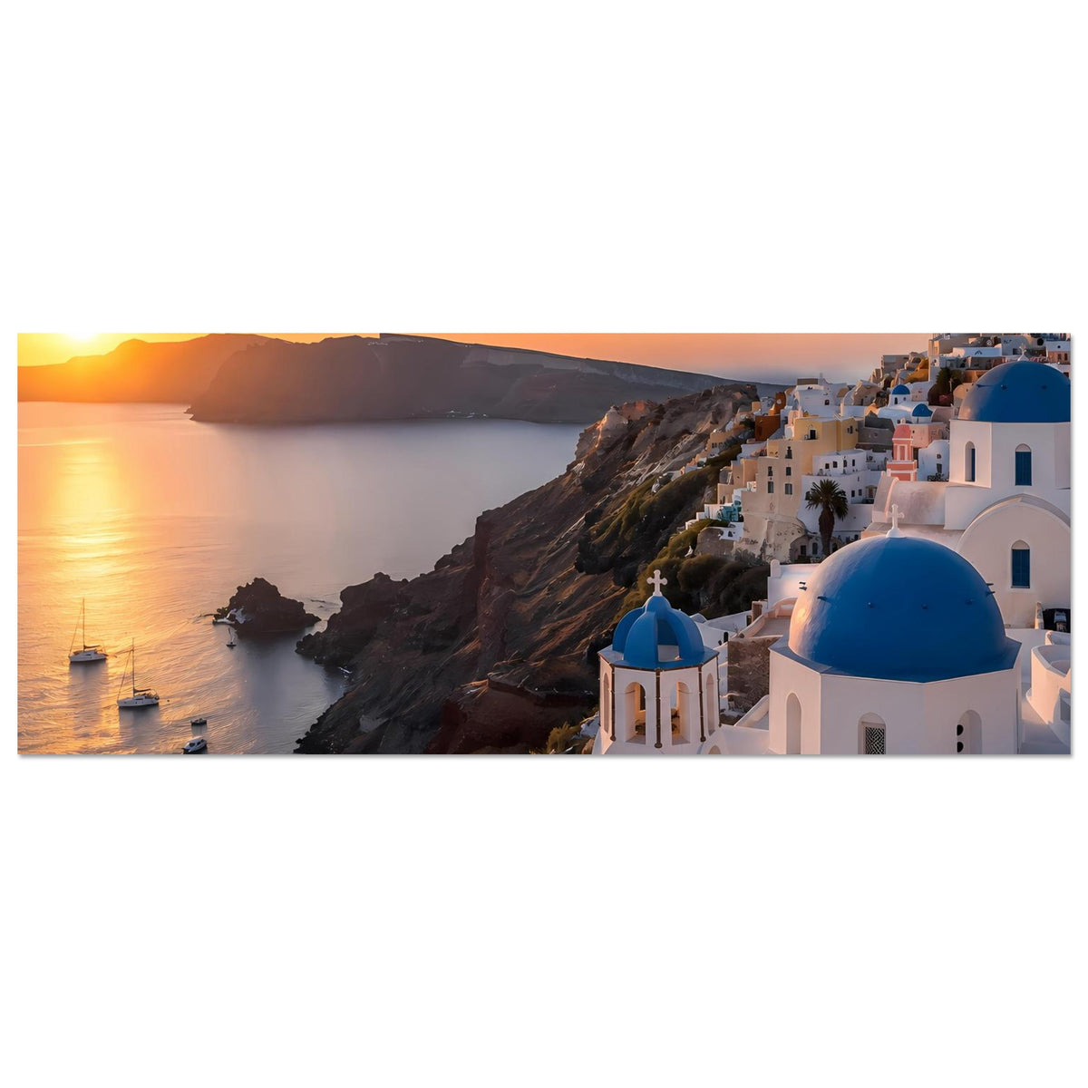 Horizontales Poster: blaue Kuppeln und weißes Santorini-Stadtbild am Meer