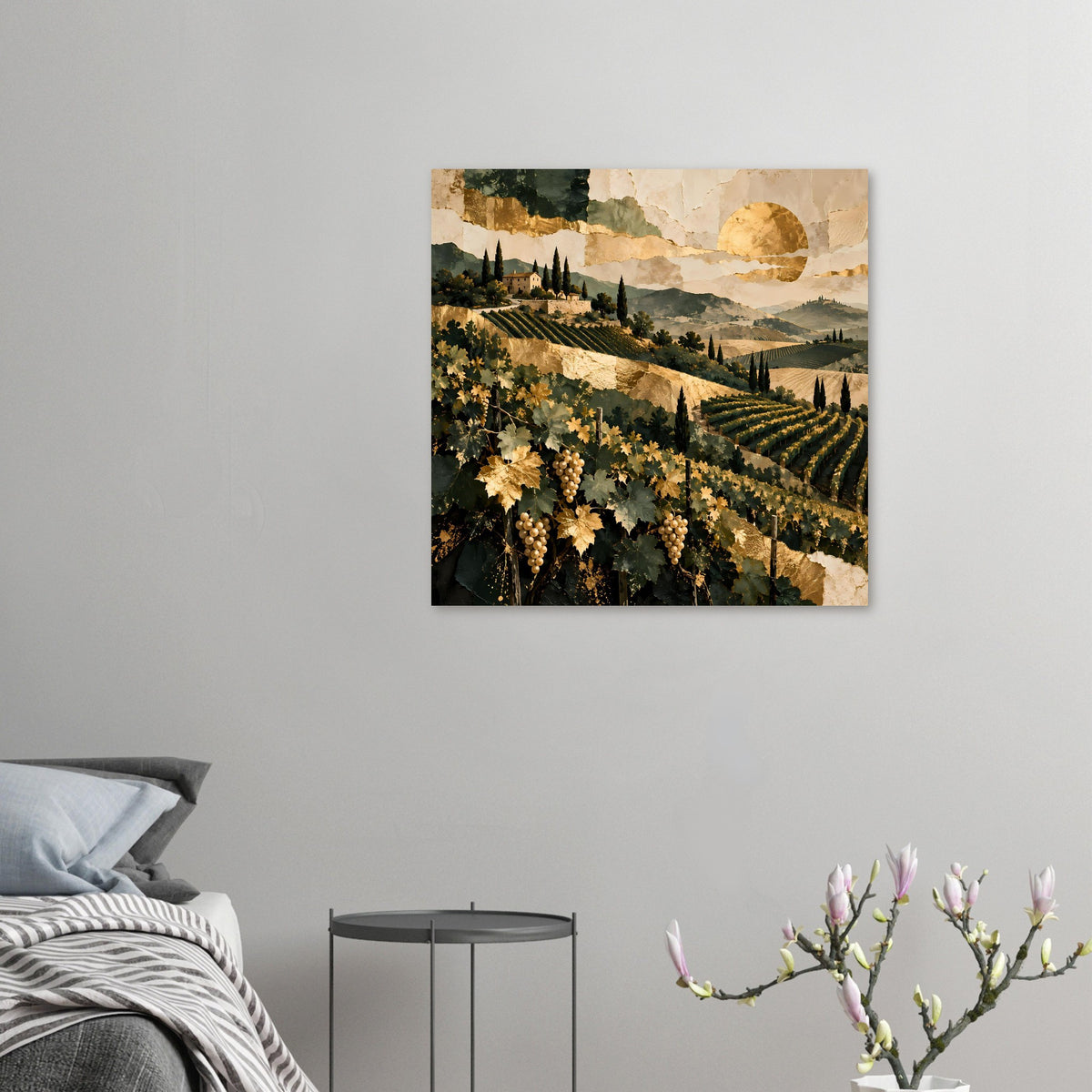 Mediterranes Landschaftsposter mit Weinbergen und goldener Rebenreihe, kleiner Druck in warmen Tönen
