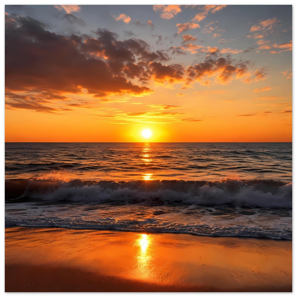 Poster Sonnenuntergang am Meer mit Sonne über der Horizontlinie, Wellen und Lichtreflex im Querformat