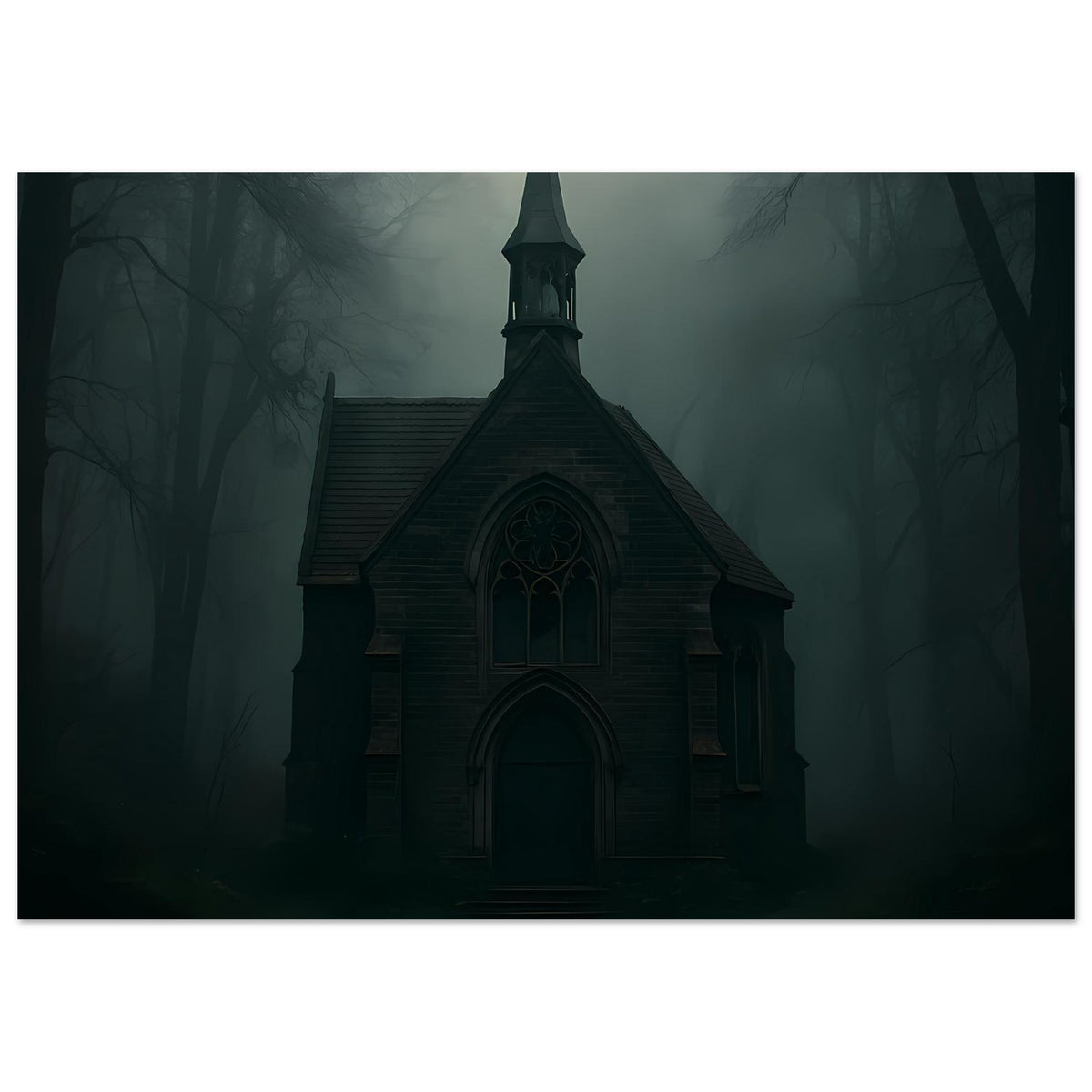Kapellenposter: dunkle Kapelle mit Dachreiter und gotischen Fensterformen im Nebel