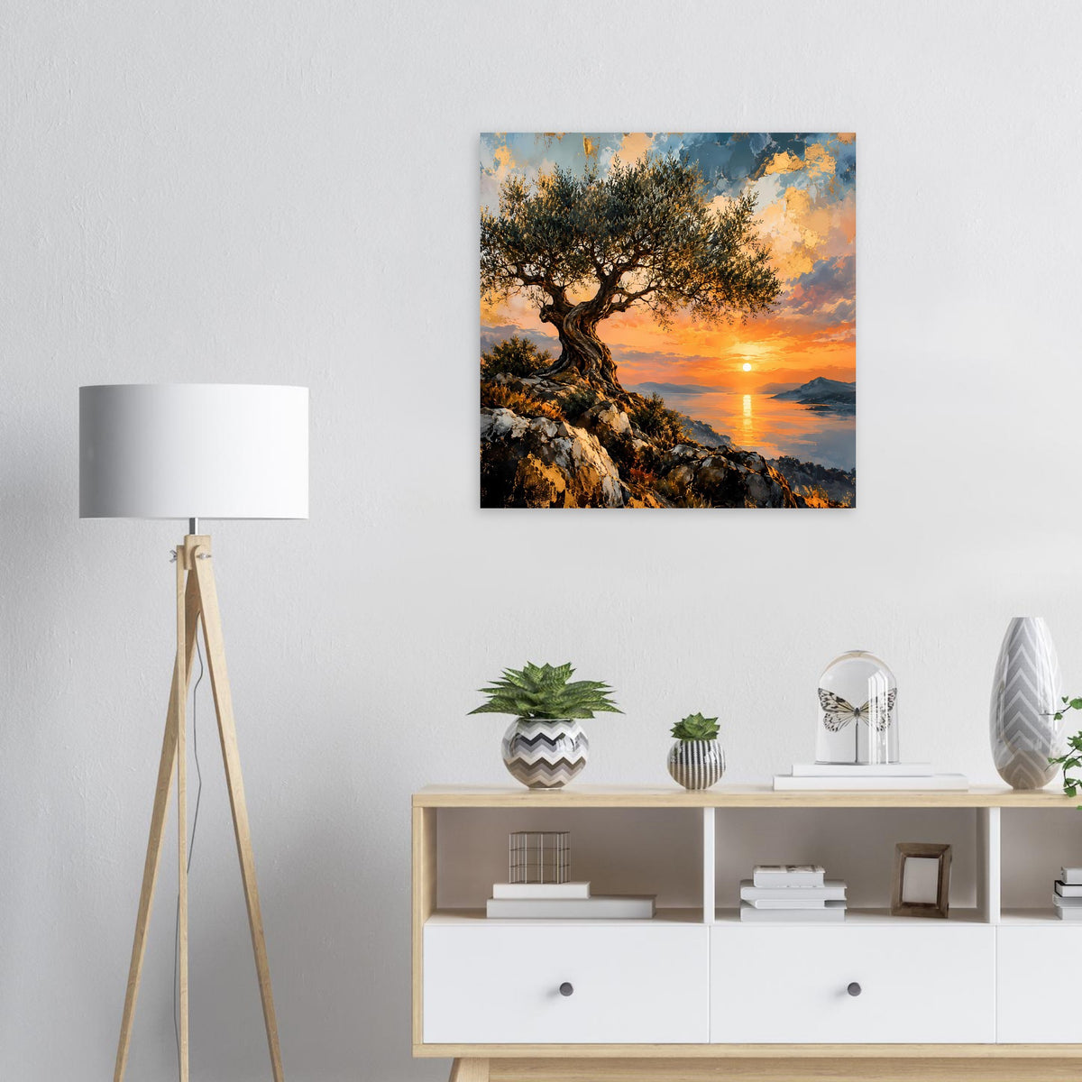 Wandposter mit Olivenbaum und Sonnenuntergang über felsigem Hügel, quadratisch