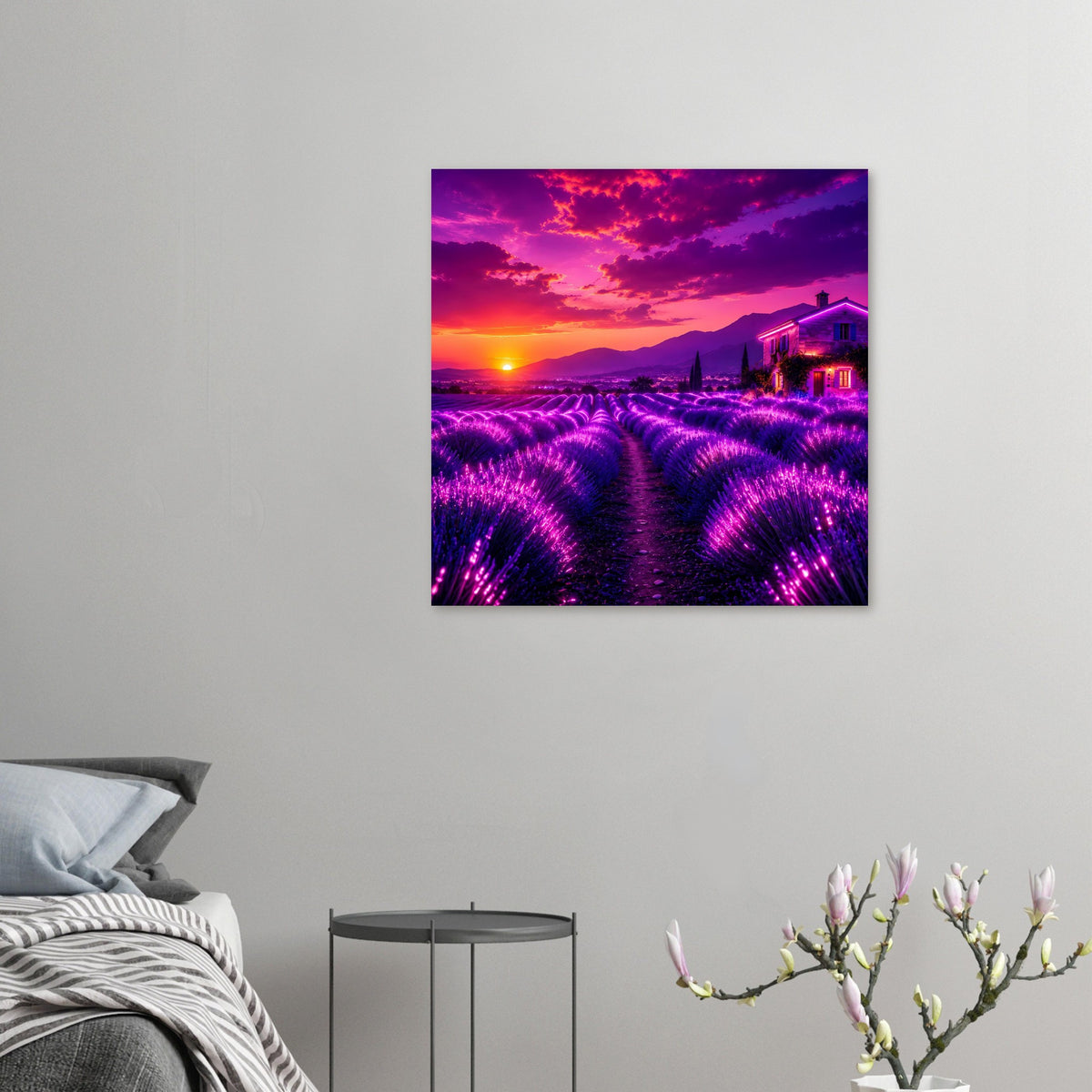 Kleines Lavendelfeld-Poster mit violetten Blüten, Weg und beleuchtetem Haus bei Sonnenuntergang