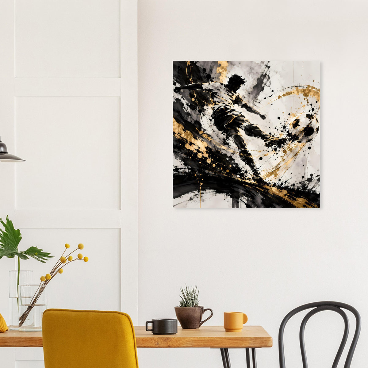 Poster mit abstraktem Fußballspieler, schwarz-weiß mit goldfarbenen Spritzern