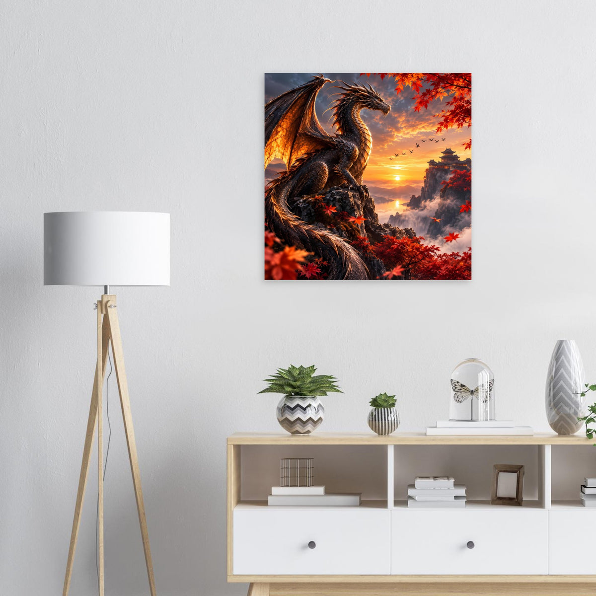 Quadratisches Poster mit dunklem Drachen und Sonnenuntergang zwischen roten Herbstblättern