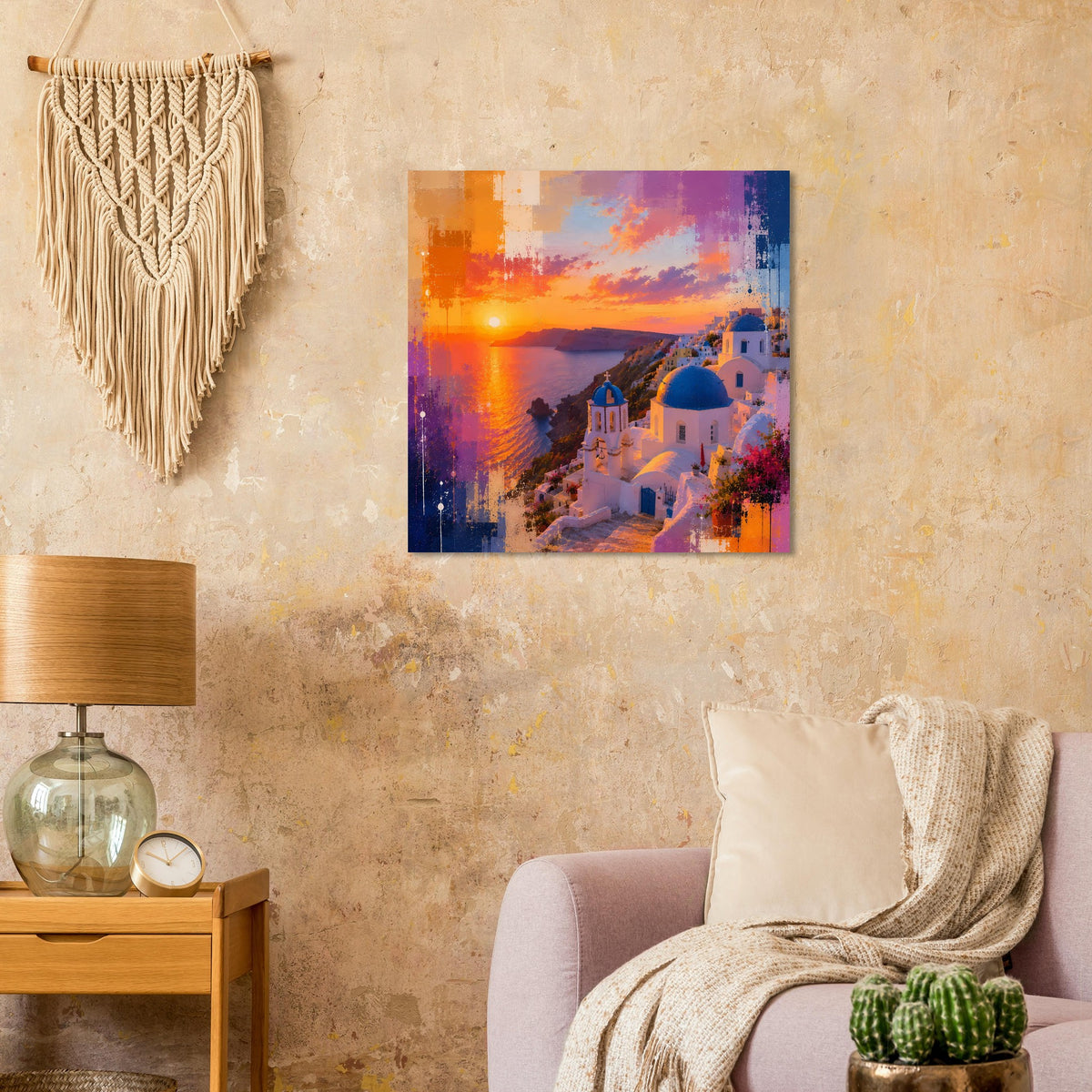Quadratisches Kunstposter mit Sonnenuntergang über Santorini: orange Himmel, blaues Meer, weiße Dächer.