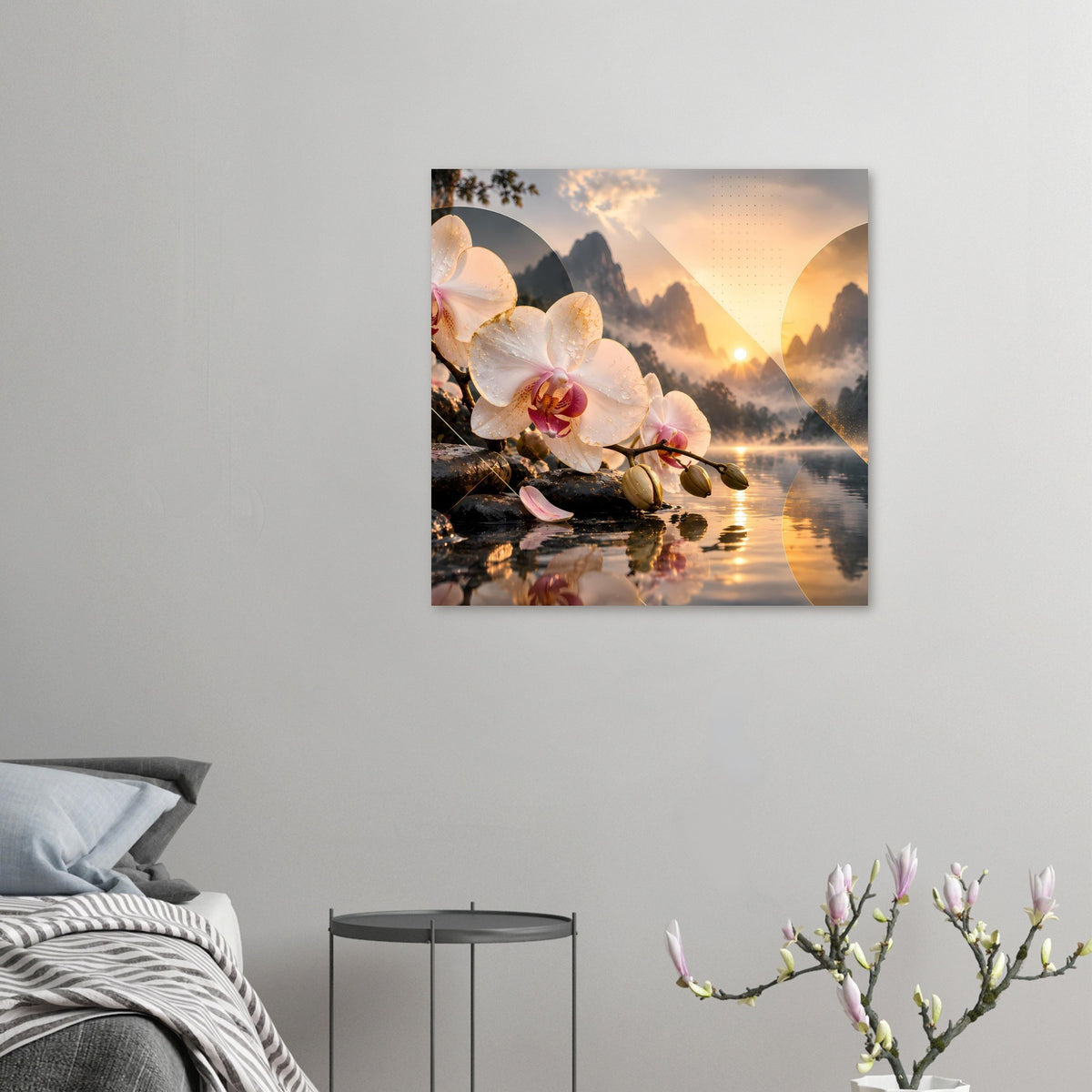 Wandposter mit weißen Orchideenblüten, See-Reflexion und goldenem Sonnenaufgang über Bergen