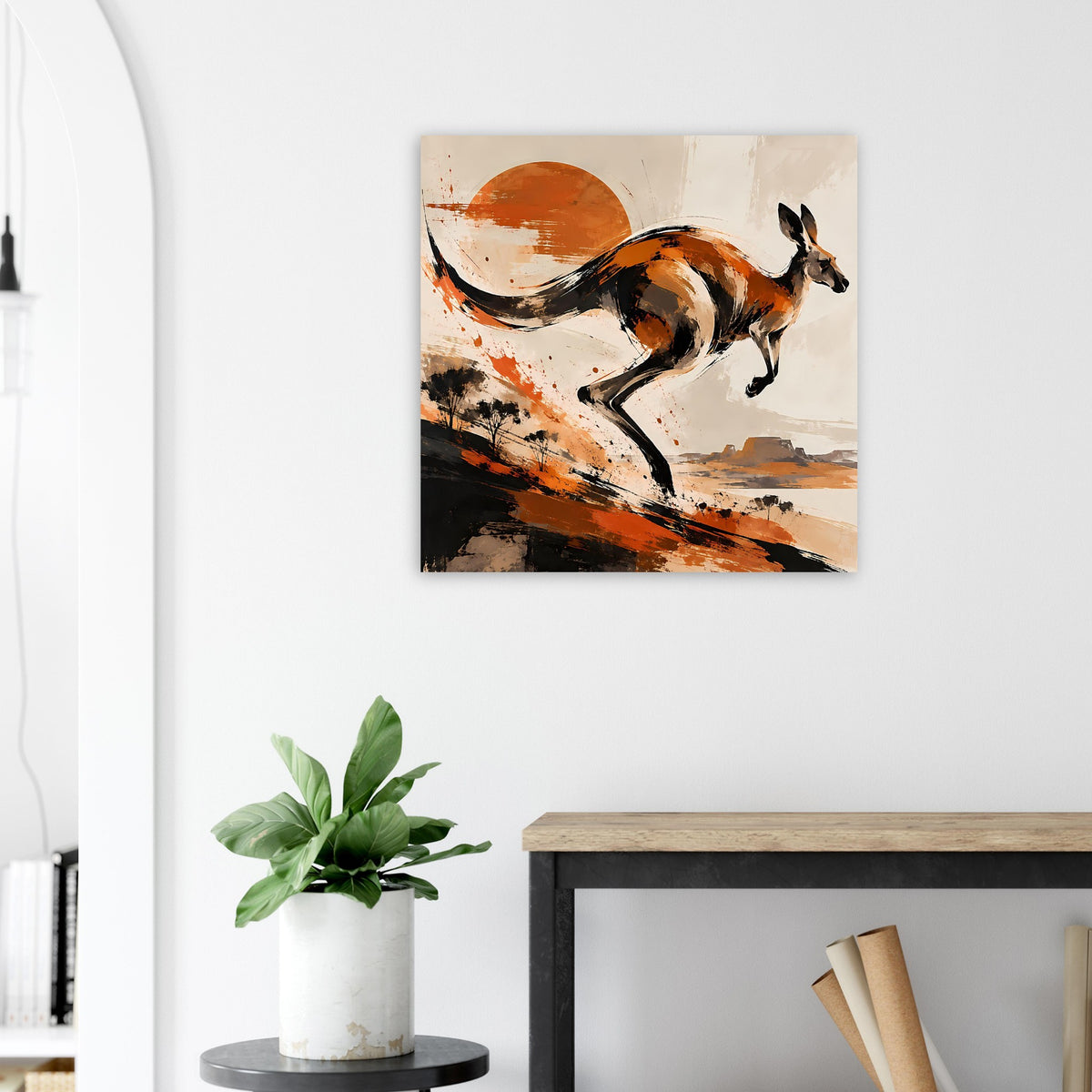 Tierposter: Känguru im abstrakten Stil mit warmen Orange-Braun-Tönen und Spritzern